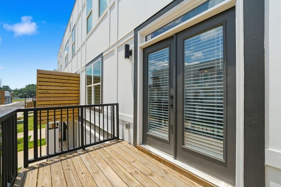 Exterior details and patio area of a home in , Decatur (Image 30).