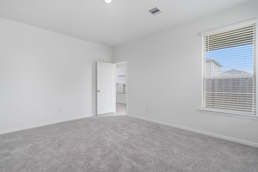 Spacious, unfurnished interior of a new home in Glendale Lakes North, Arcola (Image 16).