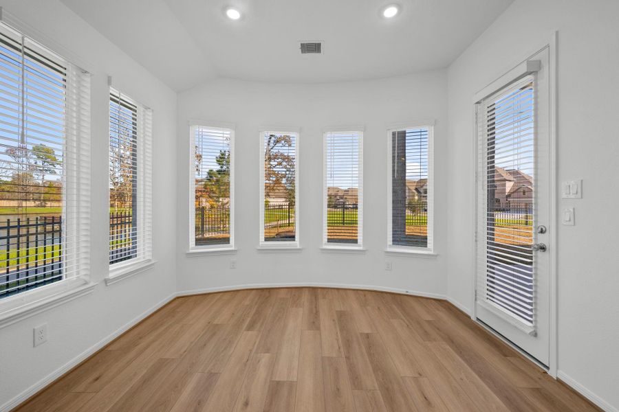 Spacious, unfurnished interior of a new home in , Spring (Image 20).