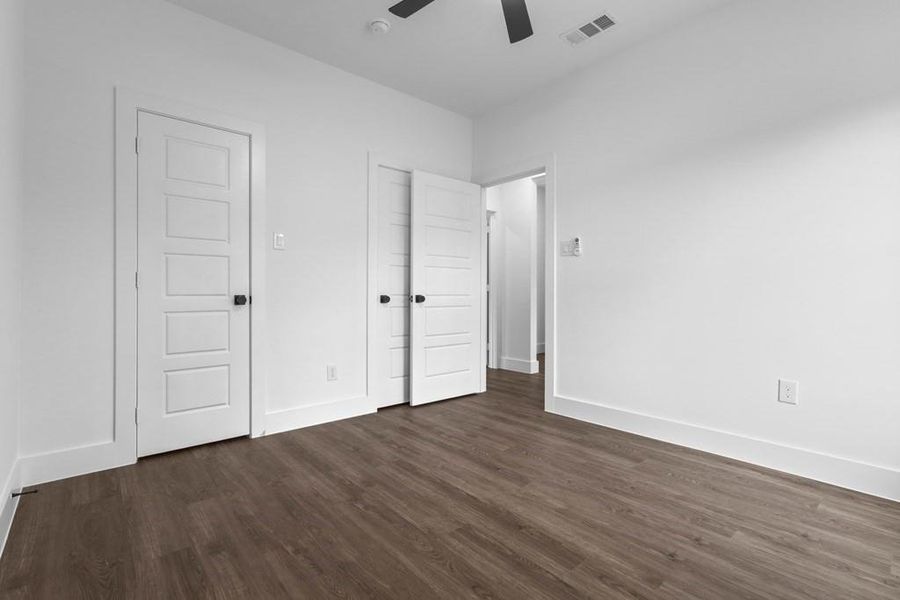Spacious, unfurnished interior of a new home in , Tool (Image 25).