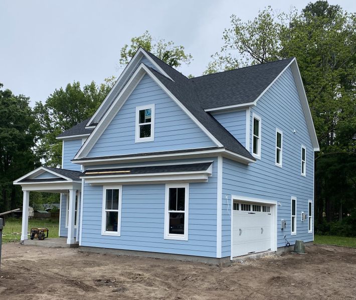 Image 24 of a home in The Bluffs at Lake Waccamaw.