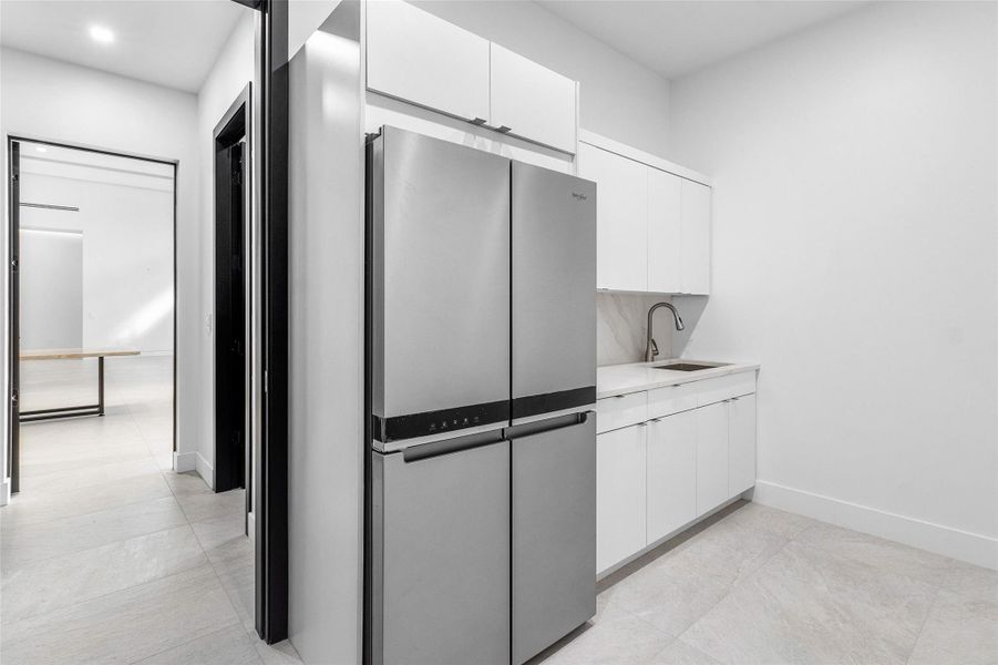 Furnished interior view inside a new home in , Parkland (Image 48).