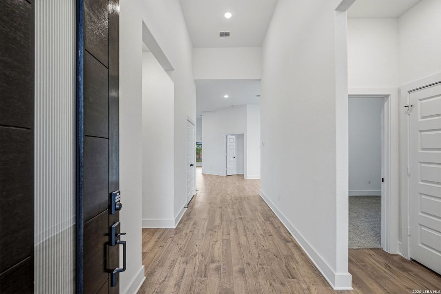 Spacious, unfurnished interior of a new home in Alsatian Oaks, Castroville (Image 39).