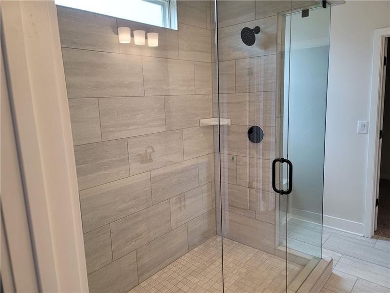 Close-up of interior finishes inside a home in Pinecrest Ridge, Dacula (Image 7).