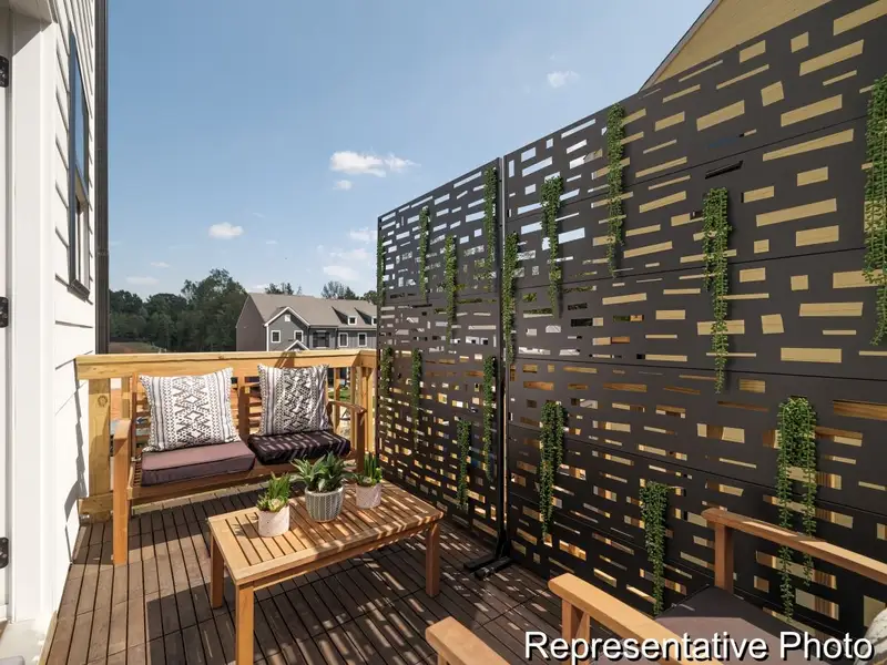 Condo located in Charlotte, NC showcasing its design and architecture (Image 3).