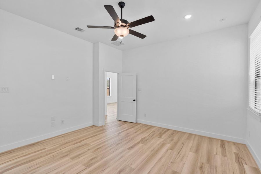 Spacious, unfurnished interior of a new home in Evergreen, Conroe (Image 23). Spacious, unfurnished interior of a new home in Evergreen, Conroe (Image 23).