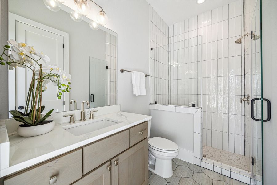 Furnished interior view inside a new home in Sienna, Missouri City (Image 22).