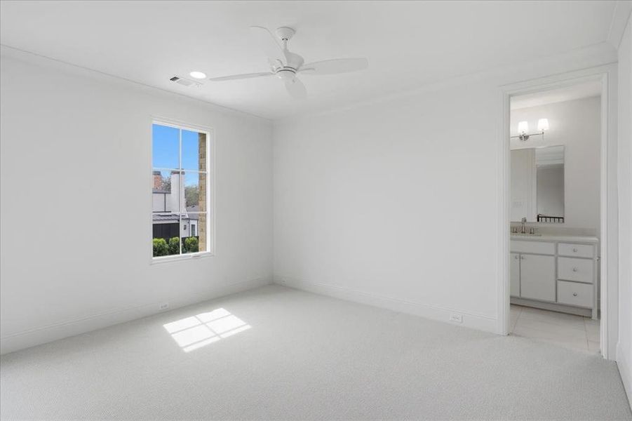Spacious, unfurnished interior of a new home in , Dallas (Image 23).