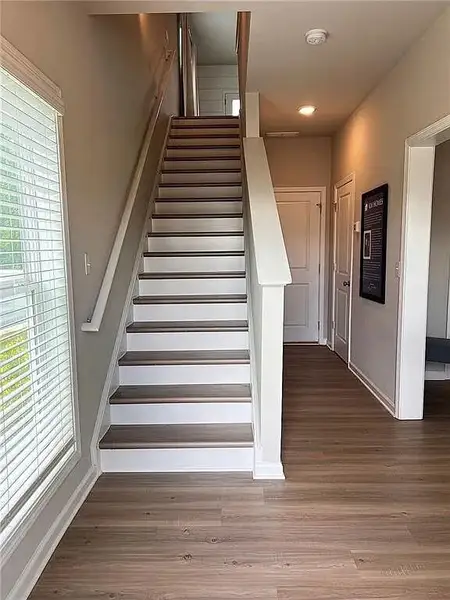 Spacious, unfurnished interior of a new home in Nickel Creek at Newnan Crossing, Newnan (Image 8).