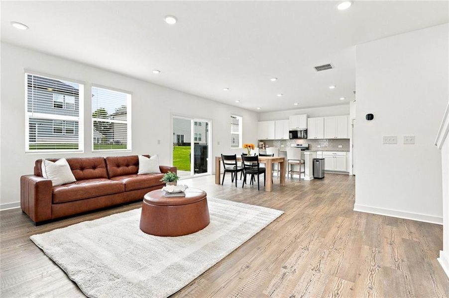 Furnished interior view inside a new home in , Grayson (Image 7).