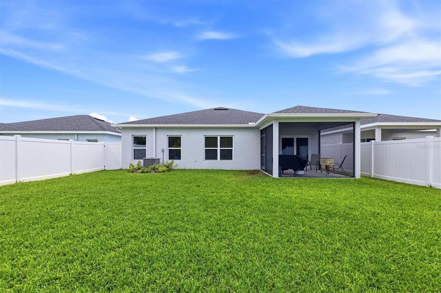 Exterior details and patio area of a home in Hillwood Preserve, Bradenton (Image 23).