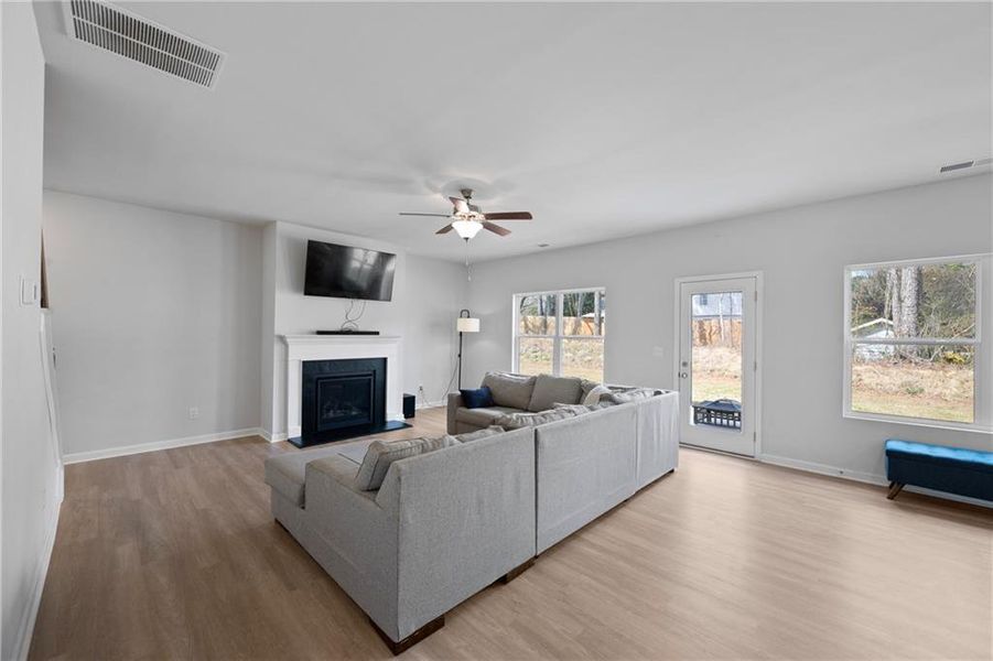 Furnished interior view inside a new home in Stephen's Landing, Loganville (Image 18). Furnished interior view inside a new home in Stephen's Landing, Loganville (Image 18).