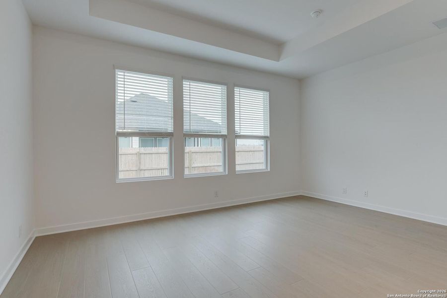 Spacious, unfurnished interior of a new home in , Schertz (Image 27).