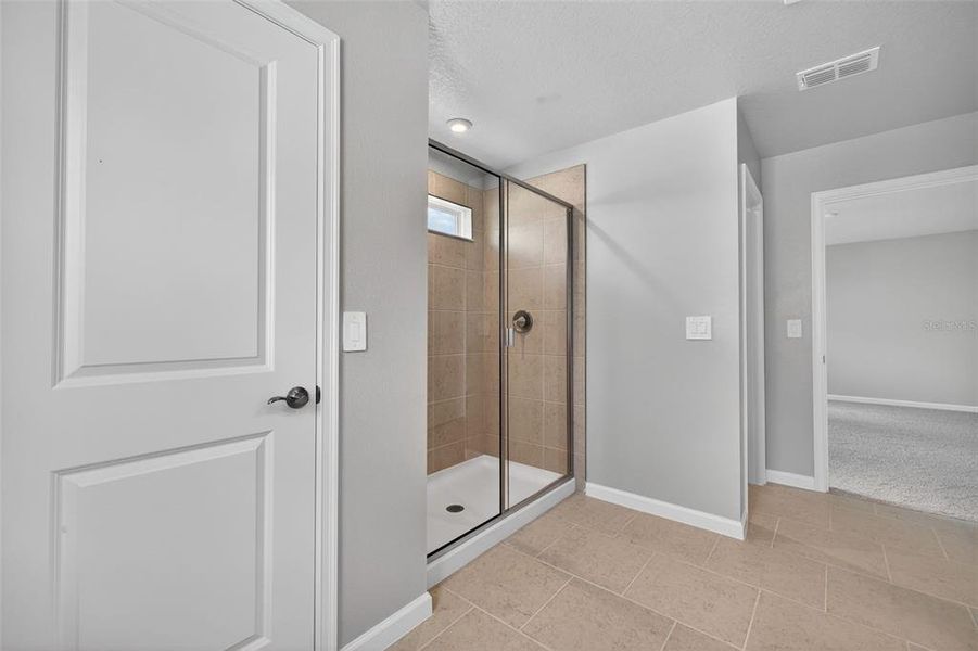 Spacious, unfurnished interior of a new home in Crosswind Ranch, Parrish (Image 22). Spacious, unfurnished interior of a new home in Crosswind Ranch, Parrish (Image 22).