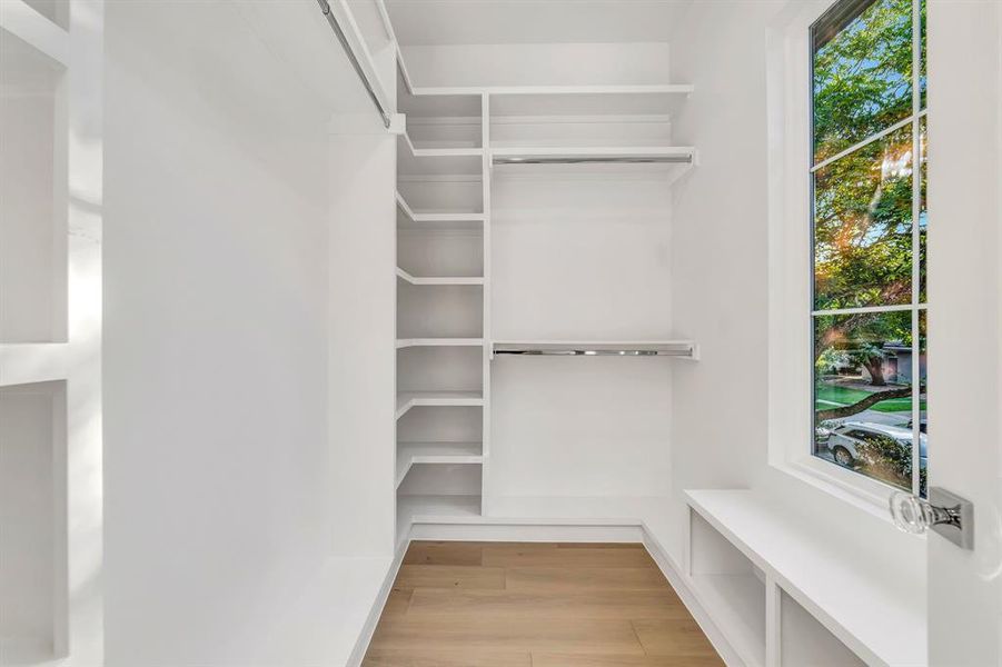 Spacious, unfurnished interior of a new home in , Dallas (Image 30).