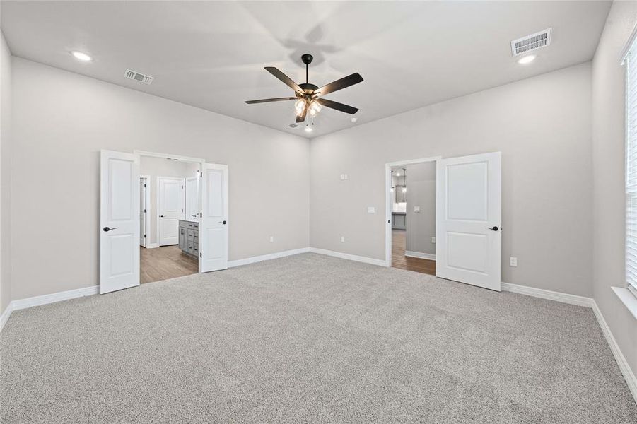 Spacious, unfurnished interior of a new home in , Troy (Image 37).