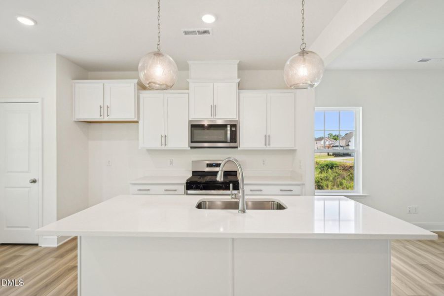 12-web-or-mls-Winding Crk Dr-2105-012