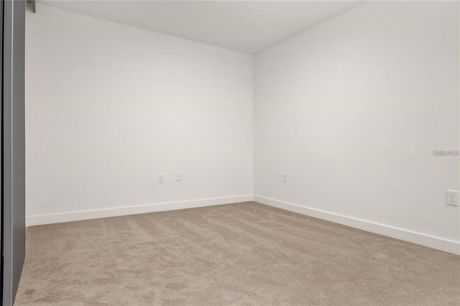 Spacious, unfurnished interior of a new home in , Kissimmee (Image 9).