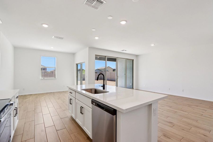 Representative images and renderings are for illustrative purposes. Actual structural options and design finishes of home may vary.