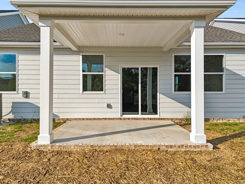 Exterior details and patio area of a home in Ascent at Arbor Ridge, La Vergne (Image 25).
