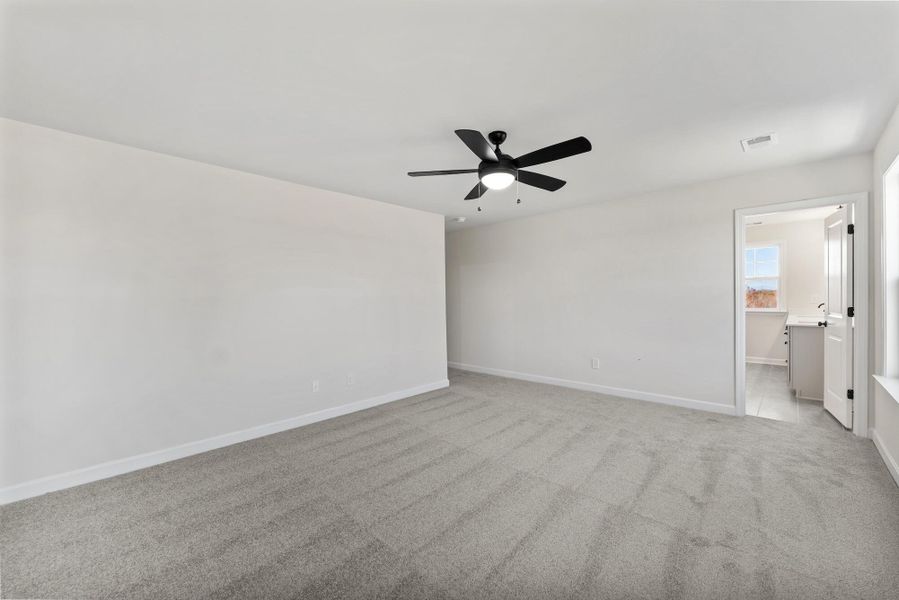 Spacious, unfurnished interior of a new home in , Summerville (Image 16).