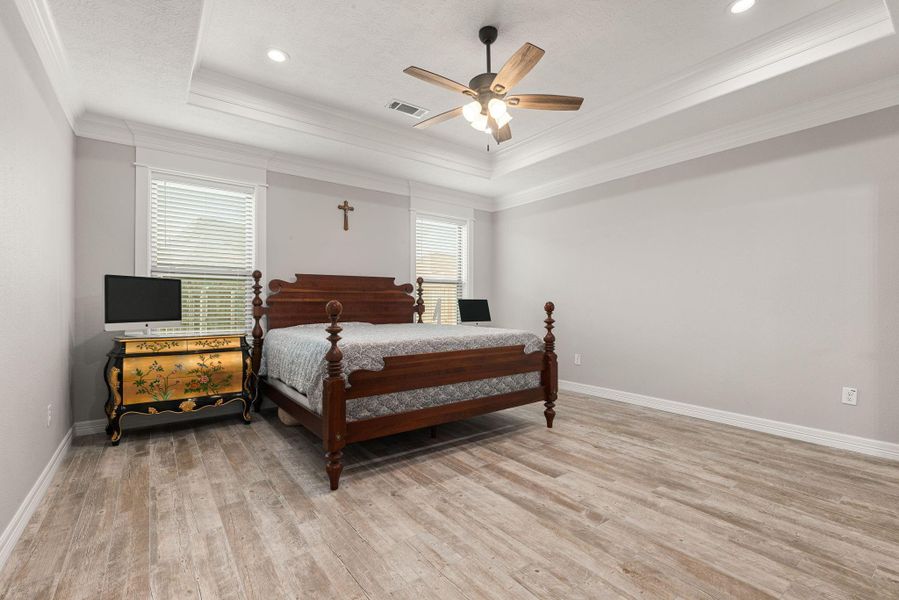 Furnished interior view inside a new home in , Beaumont (Image 9).
