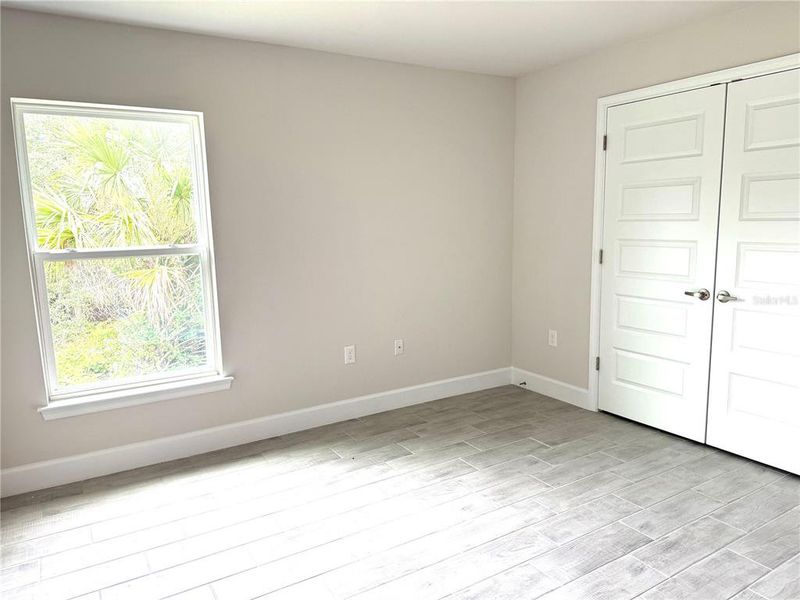 Spacious, unfurnished interior of a new home in South Gulf Cove, Port Charlotte (Image 14).