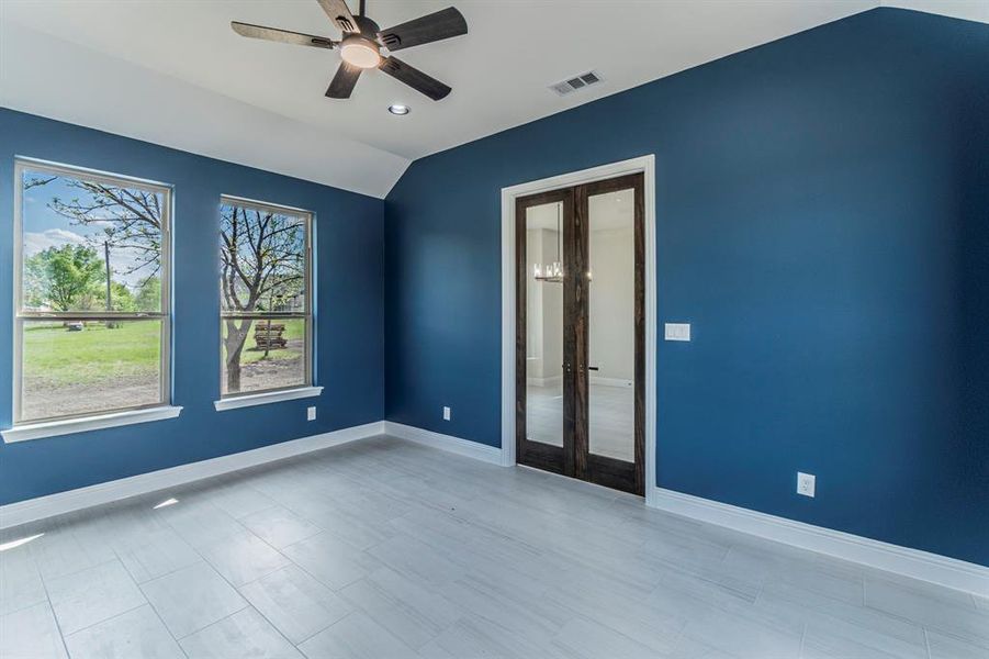 Spacious, unfurnished interior of a new home in , Van Alstyne (Image 16).