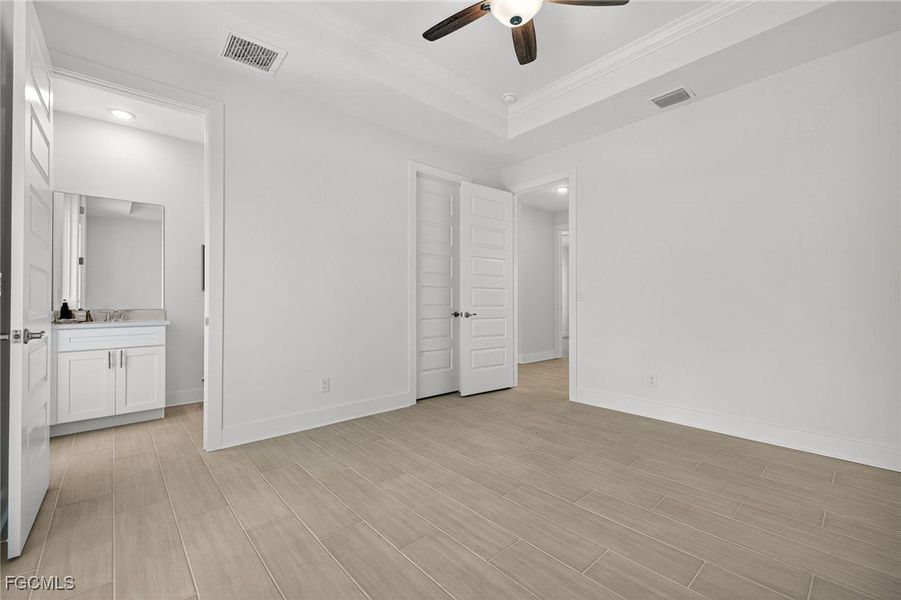 Spacious, unfurnished interior of a new home in Cape Coral, Cape Coral (Image 23).