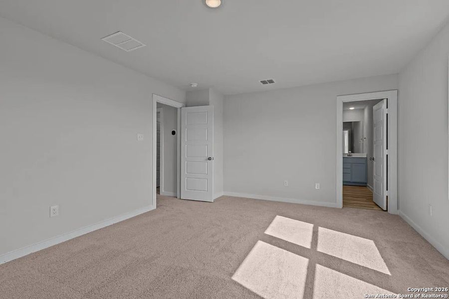 Spacious, unfurnished interior of a new home in Summerlin, San Antonio (Image 18).