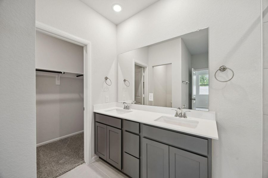 Furnished interior view inside a new home in Saint Tropez, Huffman (Image 5).