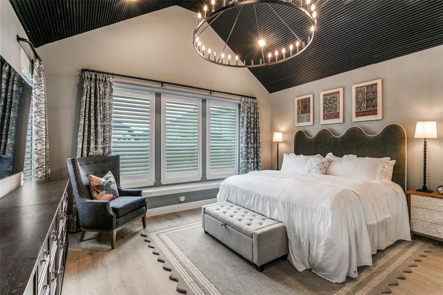 Furnished interior view inside a new home in Grand Braniff Park, Irving (Image 5).