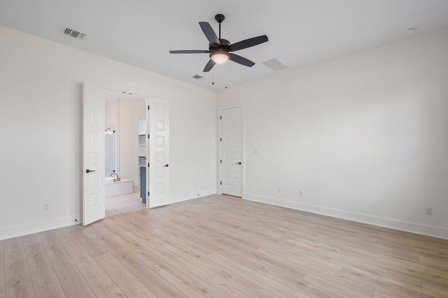 Spacious, unfurnished interior of a new home in Capitol Collection at Lariat, Liberty Hill (Image 28). Spacious, unfurnished interior of a new home in Capitol Collection at Lariat, Liberty Hill (Image 28).