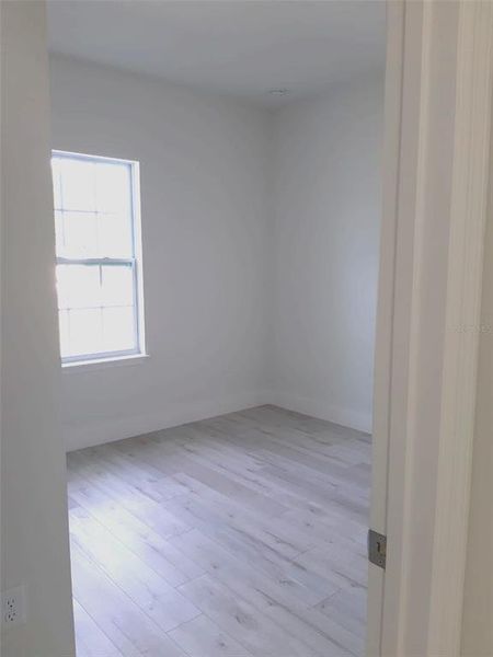 Spacious, unfurnished interior of a new home in , Ocala (Image 10).