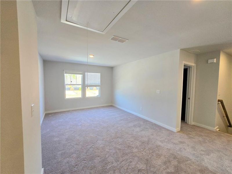 Spacious, unfurnished interior of a new home in Hawthorne Reserve, Dallas (Image 11).