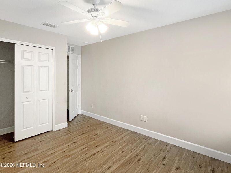 Spacious, unfurnished interior of a new home in , Jacksonville (Image 10).