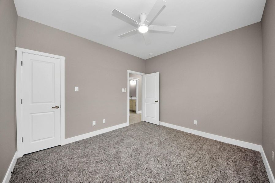 Spacious, unfurnished interior of a new home in , Baytown (Image 12).
