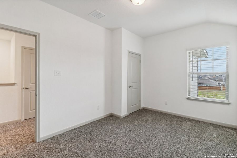 Spacious, unfurnished interior of a new home in , San Antonio (Image 49).