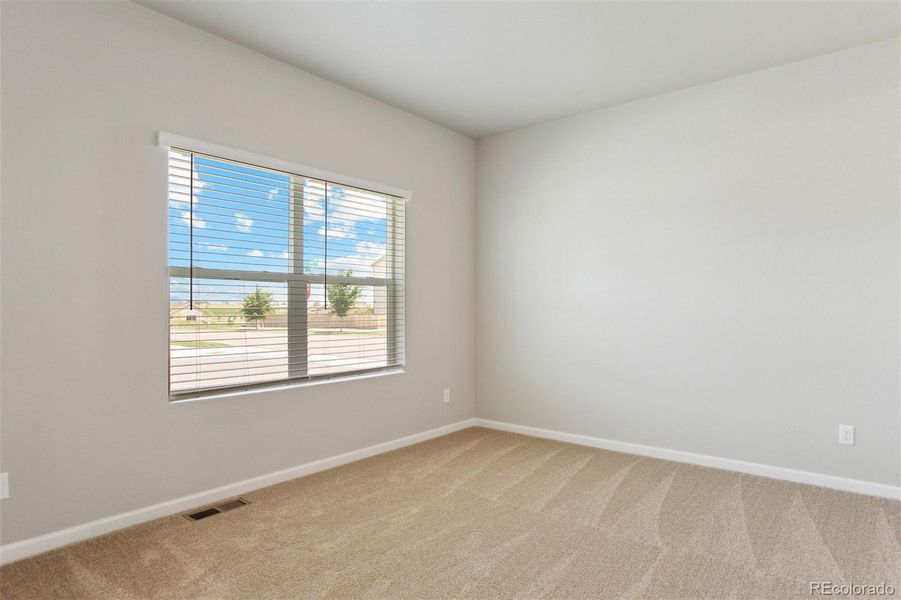 Spacious, unfurnished interior of a new home in , Severance (Image 11).