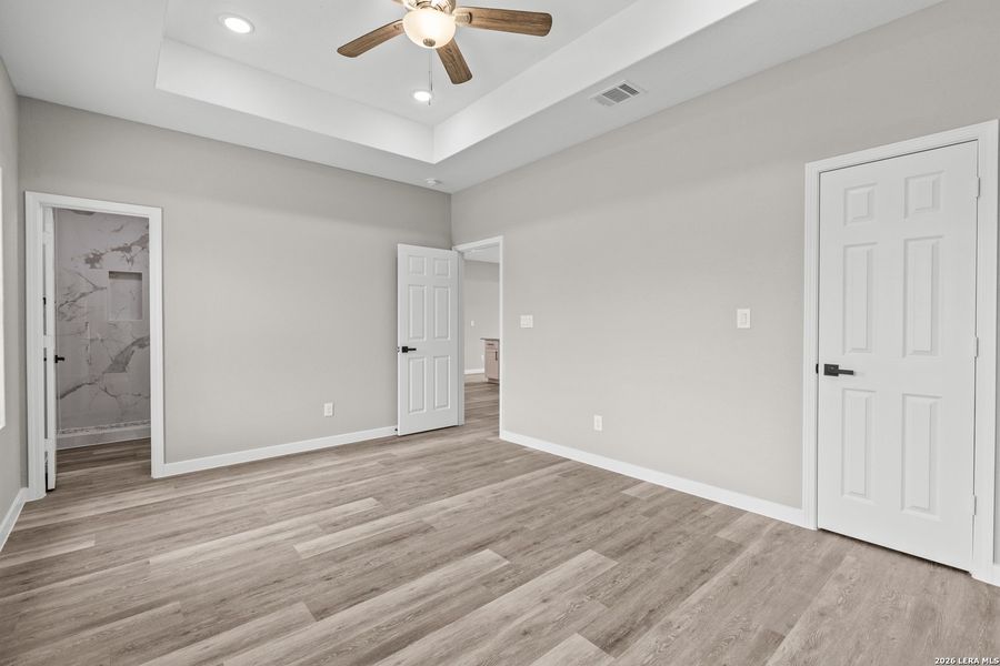 Spacious, unfurnished interior of a new home in , San Antonio (Image 14).