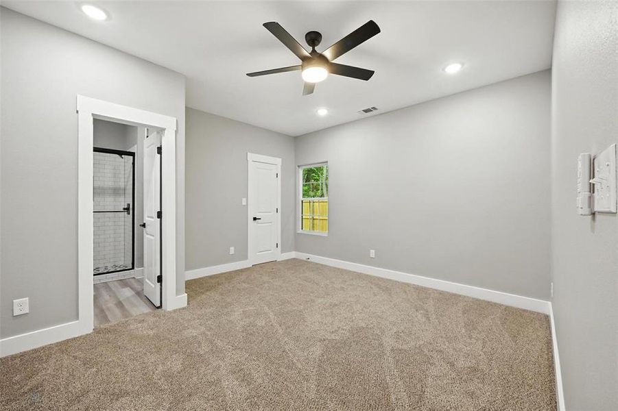 Spacious, unfurnished interior of a new home in , Pottsboro (Image 19).