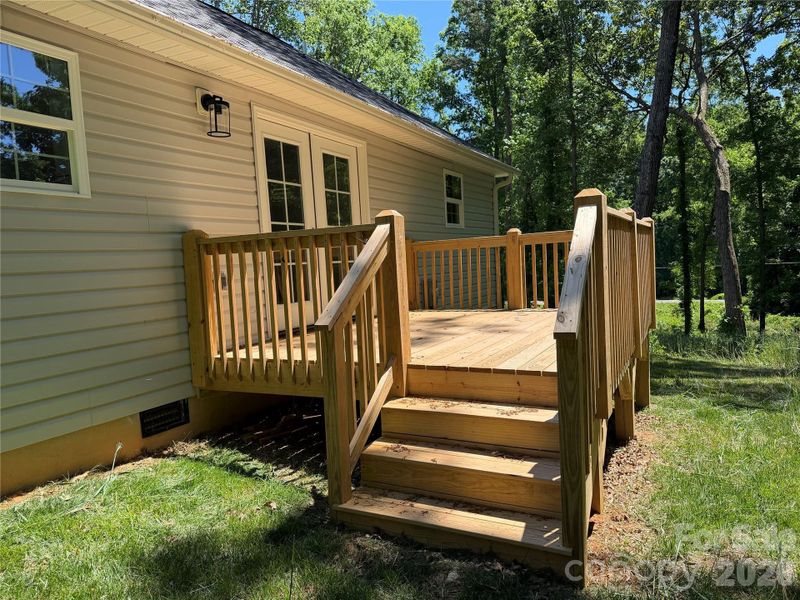 Exterior details and patio area of a home in , Lexington (Image 26).