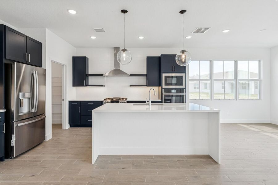 Kitchen & Dining Area
