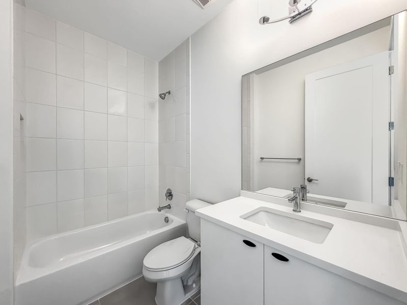 77-web-or-mls-JOY06635