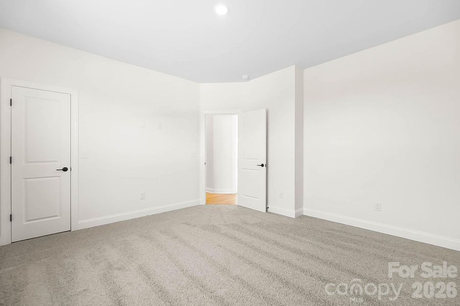 Spacious, unfurnished interior of a new home in Lancaster Hwy, Waxhaw (Image 38).