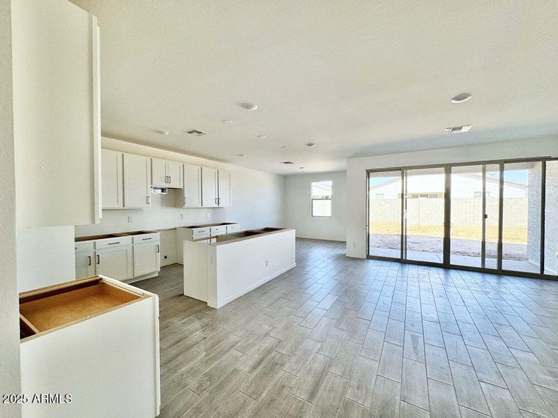 007 Kitchen and Greatroom