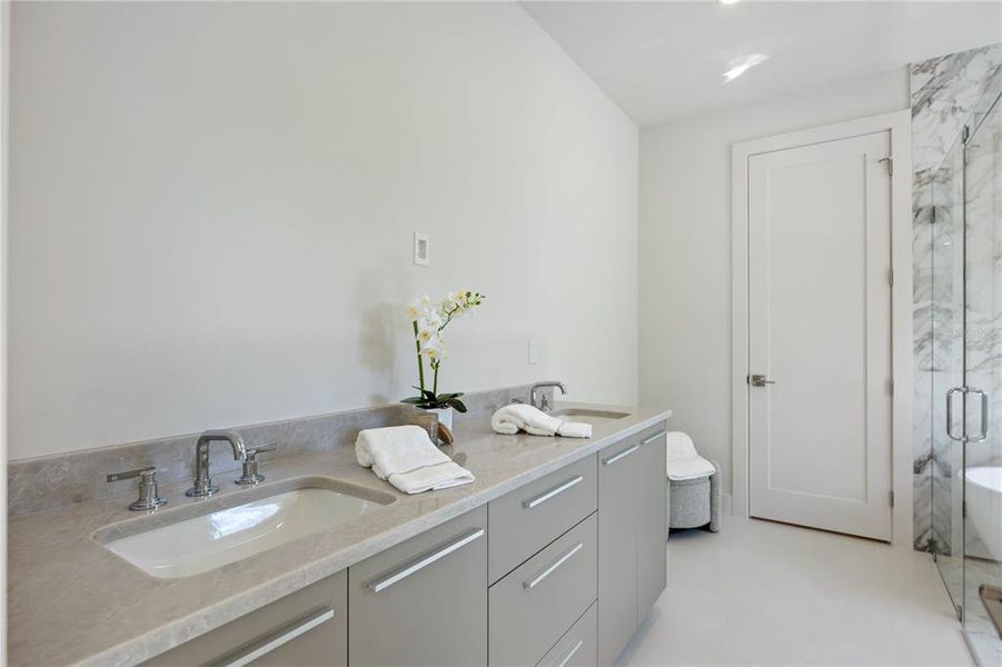 Furnished interior view inside a new home in , Sarasota (Image 55).