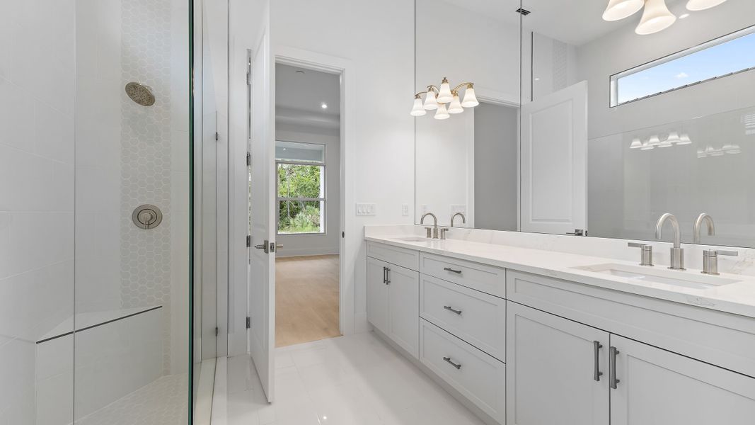 Owner's Suite Bath Owner's Suite Bath