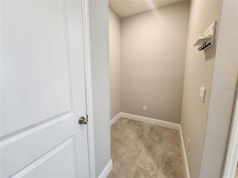 Spacious, unfurnished interior of a new home in Woodcreek, Wesley Chapel (Image 18).