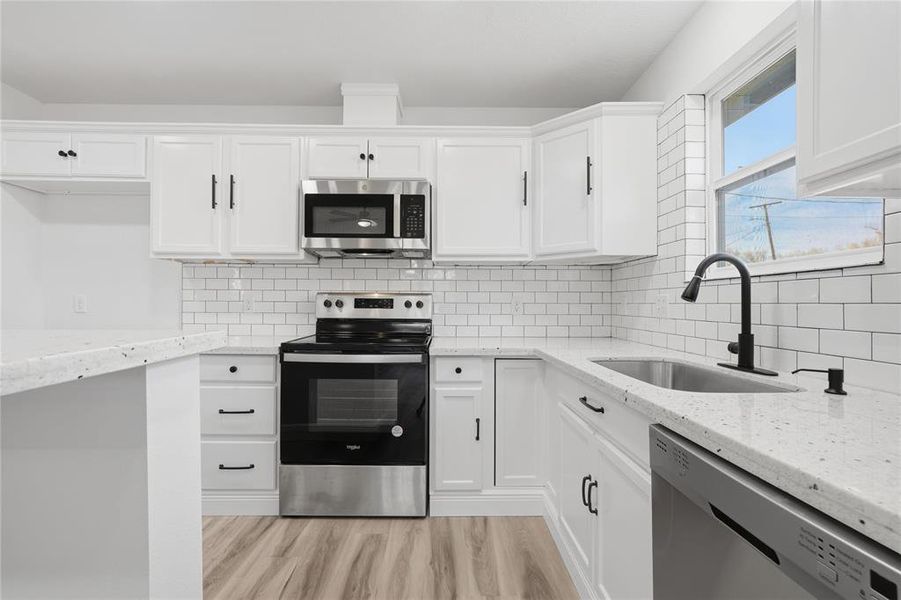 Furnished interior view inside a new home in , Hearne (Image 5).